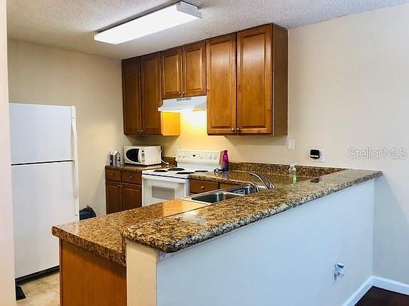 5th image of 2312 Oak Park Way