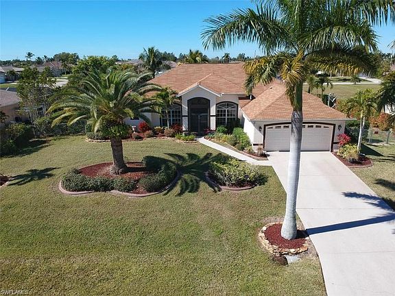4th image of 3042 SW 23rd Ave