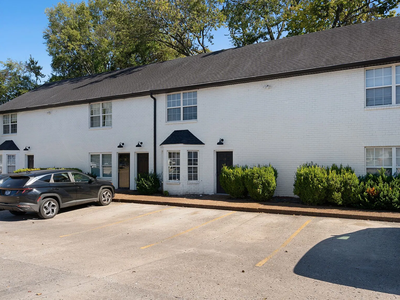109 Harris Ln — Photo 2