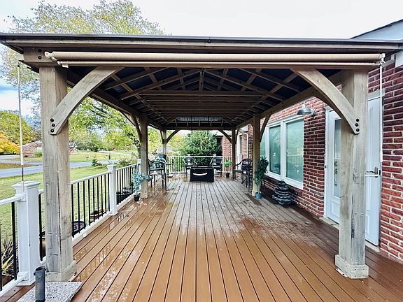 3rd image of 1255 Hillwood Dr