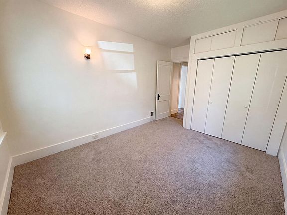 4th image of 2715 Irving Ave N