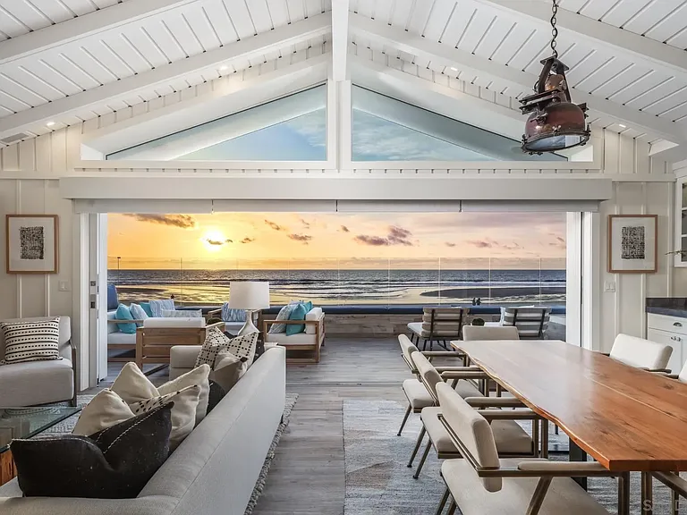 2050 Ocean Front — Photo 3