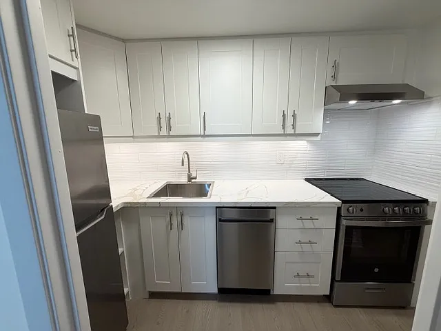 711 Bay St #1318 — Photo 9