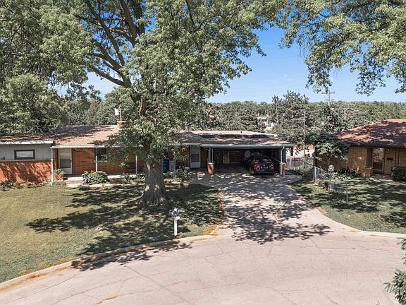 2nd image of 4620 Eden Cir