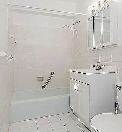 5th image of 170 W 23rd St APT 2M