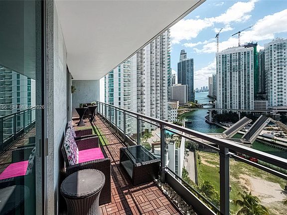 4th image of 90 SW 3rd St APT 2116