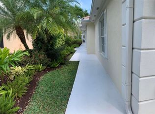 8219 Saint Johns Ct, Wellington, FL 33414