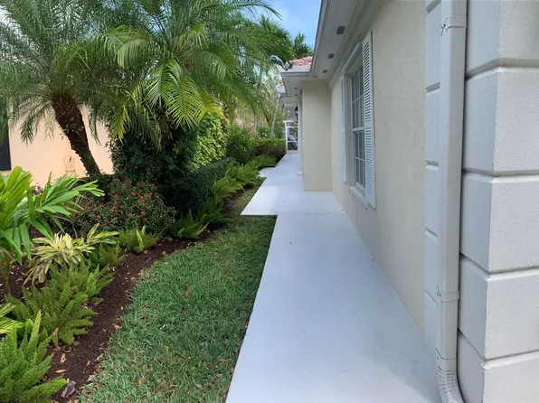 8219 Saint Johns Court, Wellington, FL 33414