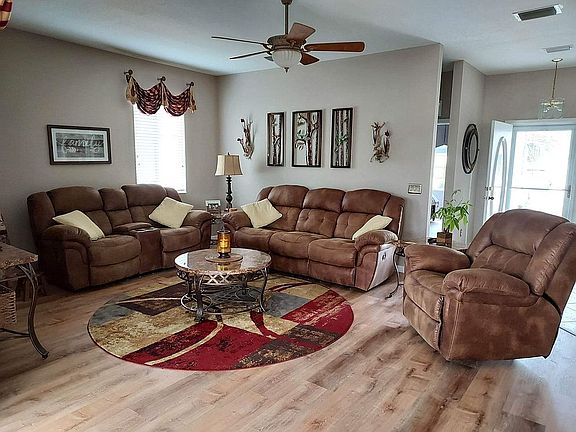 3rd image of 5582 NW 27th Pl