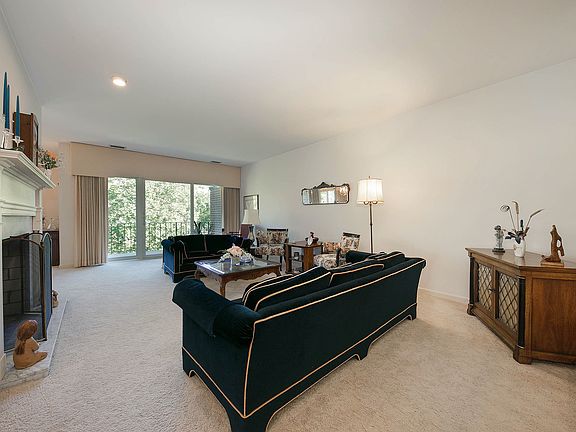 5th image of 4 Oak Brook Club Dr APT F307