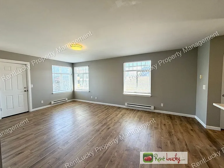 3315 Claremont Ave S — Photo 19