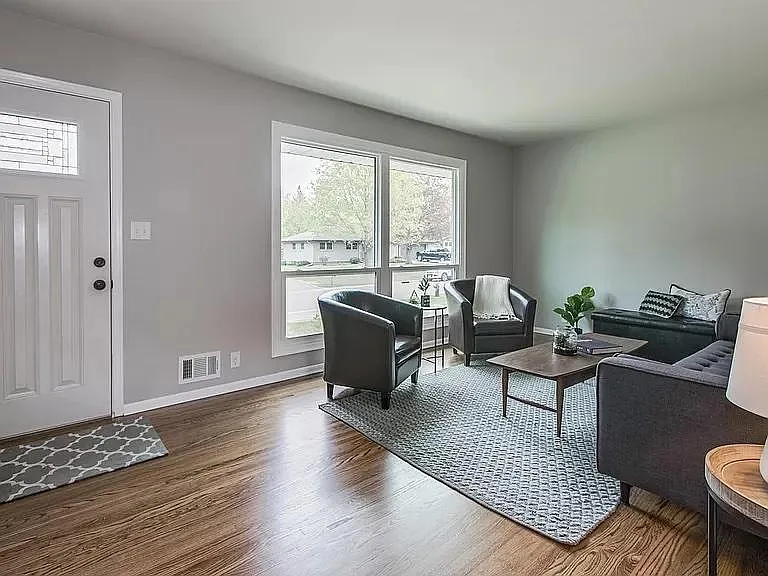 181 Dawn Ave — Photo 9