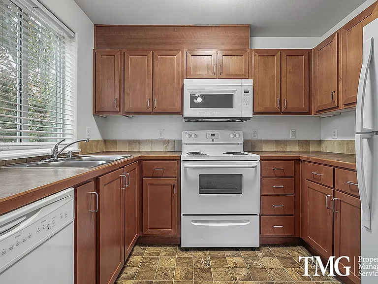 1017 SE 12th Ave — Photo 194