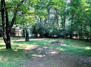 1633 W Markham Rd, Fayetteville, AR 72701