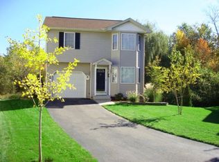 21 Pheasant Hill Dr, Enfield, CT 06082