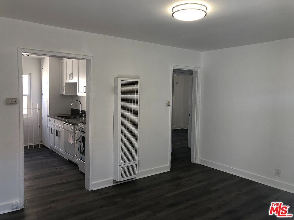 1st image of 829 E 108th St APT 3