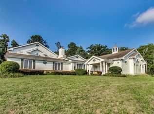 10018 Country Club Rd, Woodstock, IL 60098