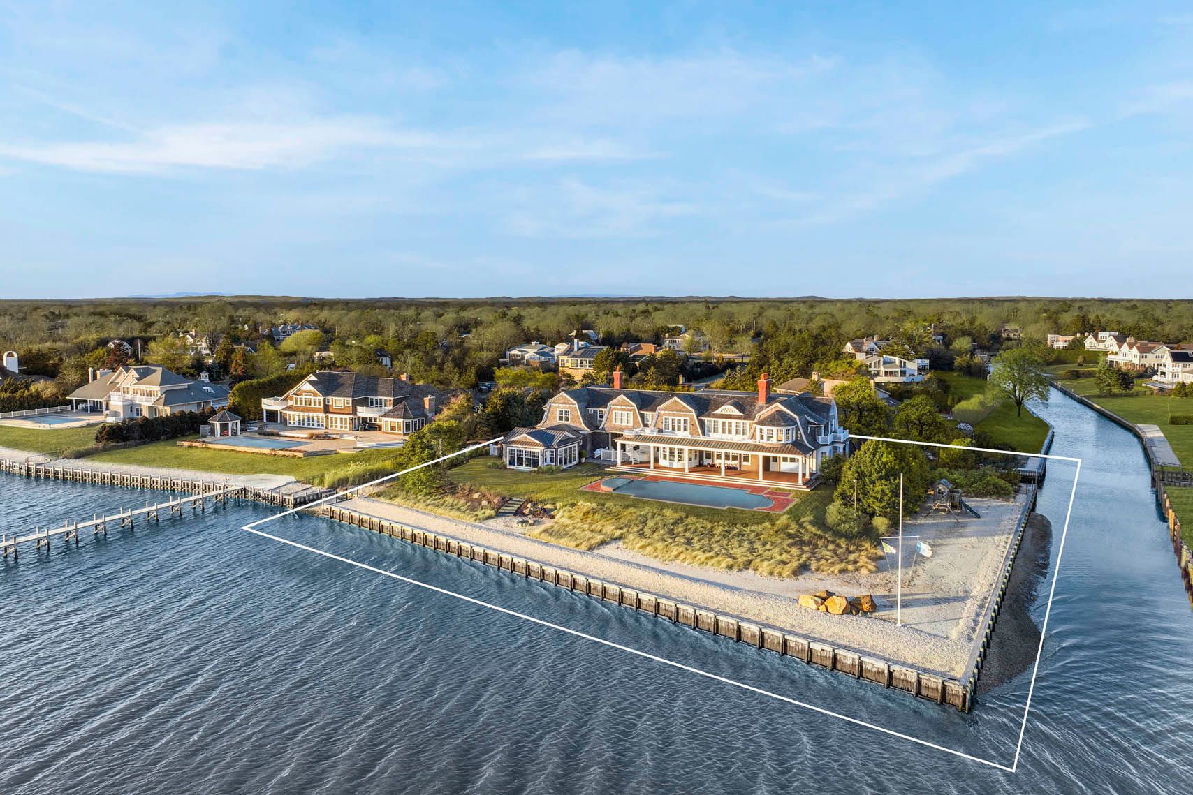 46 Club Ln, Remsenburg, NY 11960 Out East