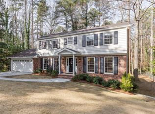 1498 Rochelle Dr, Dunwoody, GA 30338