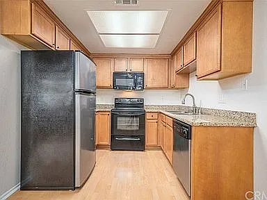 1965 Coulston St #1 — Photo 7