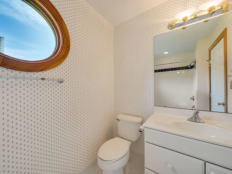 205 Columbia Pl W — Photo 12
