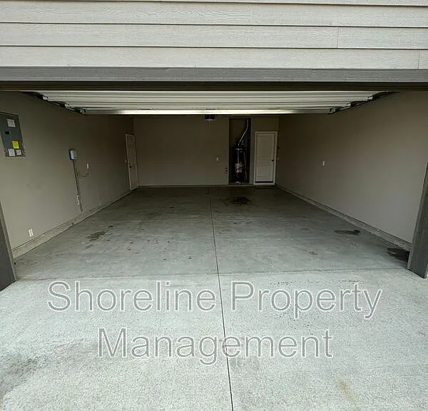511 Diamond Lake St — Photo 8