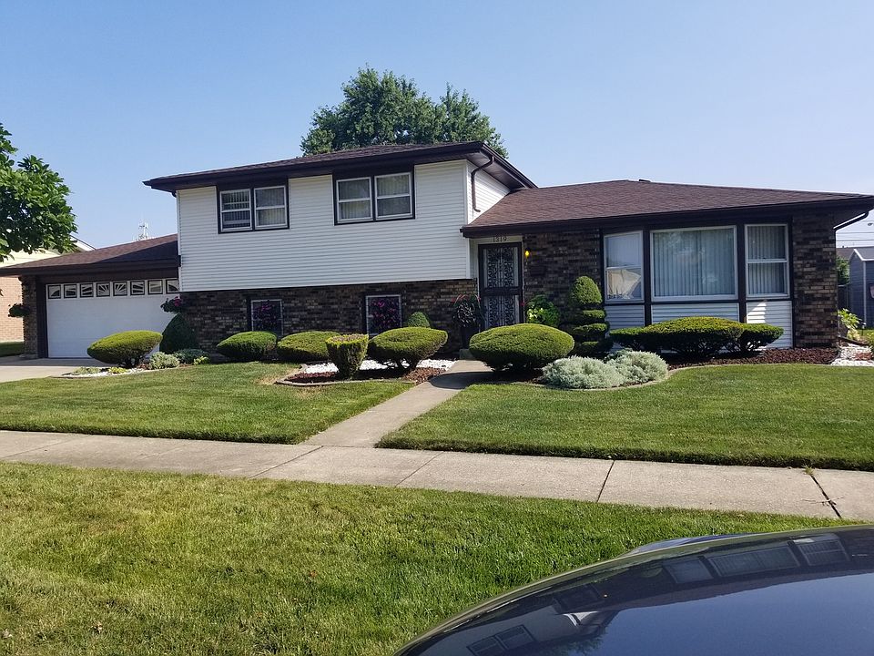 1st image of 1319 E 168th St