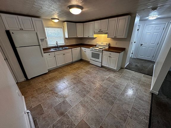4th image of 32 Concord Rd #6