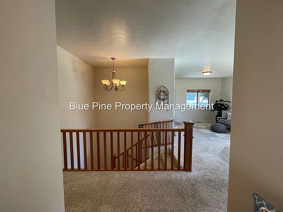 3rd image of 2720 Doris Cir