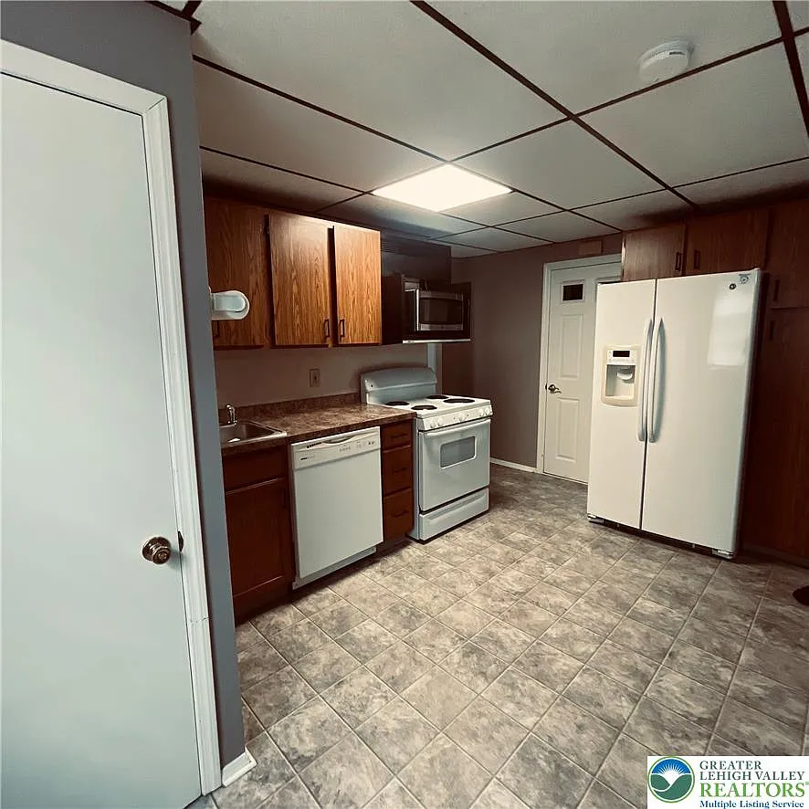 1 bed, 876 sqft, $1,395 — Photo 3