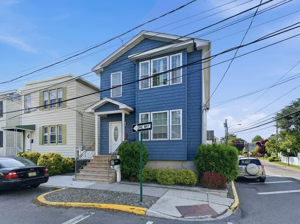 9 Myrtle Ave, Secaucus, NJ 07094