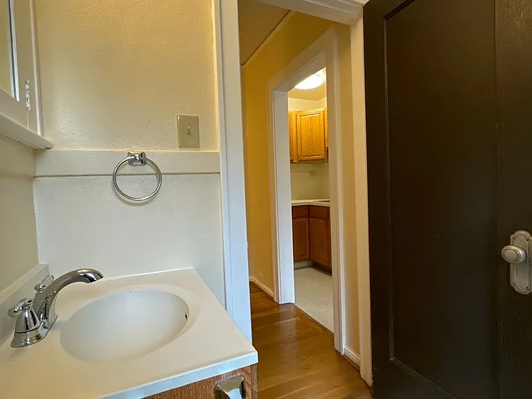 Arlington Apartments — Photo 17