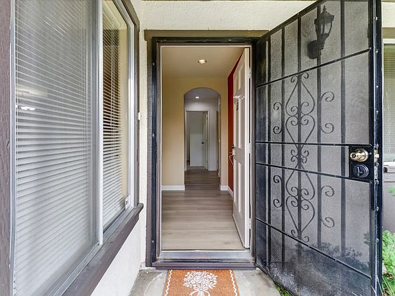 3rd image of 2262 Autumnleaf Ln