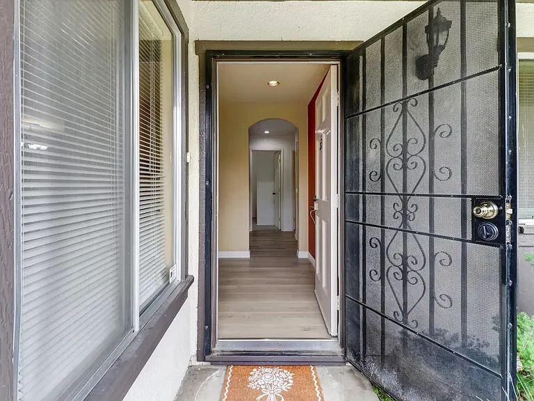2262 Autumnleaf Ln — Photo 3