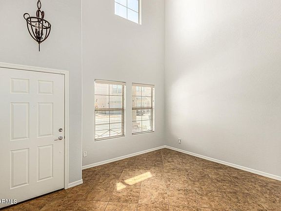 5th image of 2034 W Marconi Ave