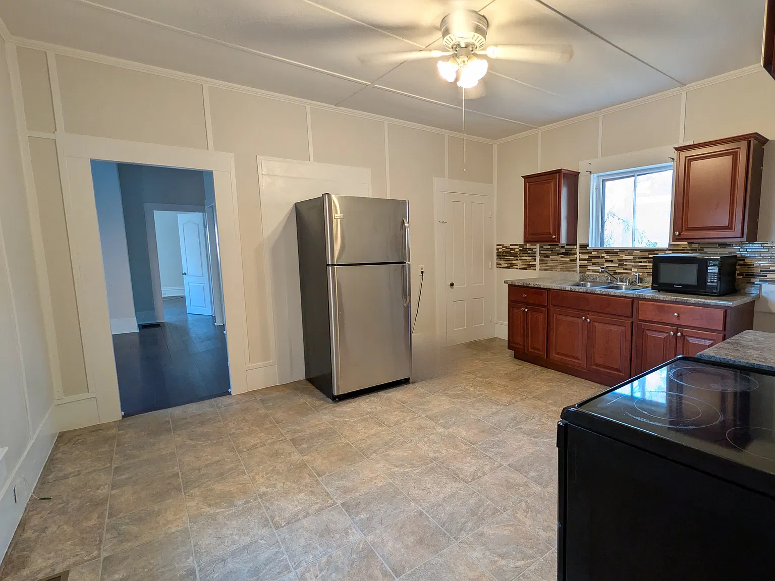 2 bed, 1200 sqft, $1,800 — Photo 4