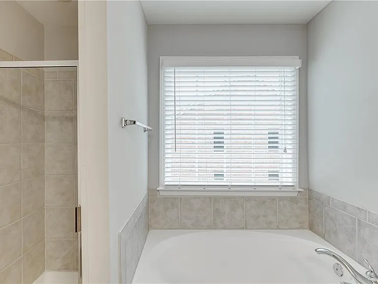 2801 Loftview Sq — Photo 25