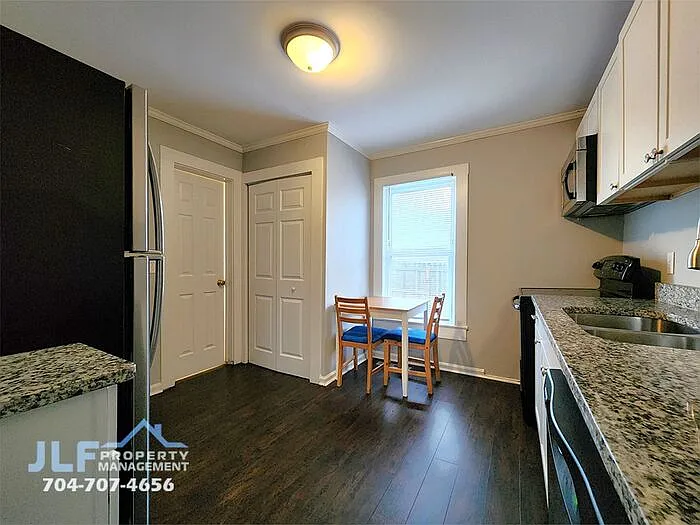 507 S Vance St — Photo 3