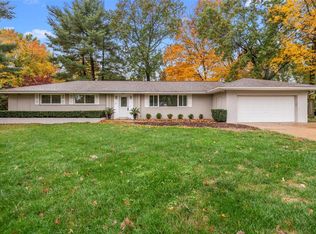 10128 Springwood Dr, Saint Louis, MO 63124