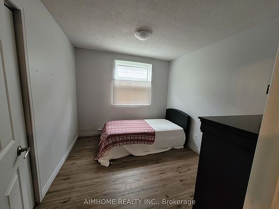 5th image of 109 Westmount Rd N