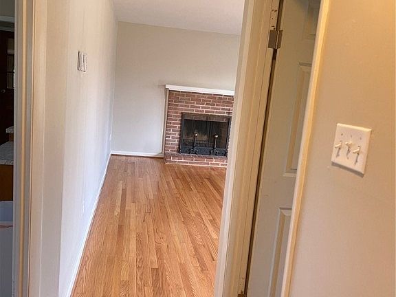 5th image of 8188 Meadowview Ln