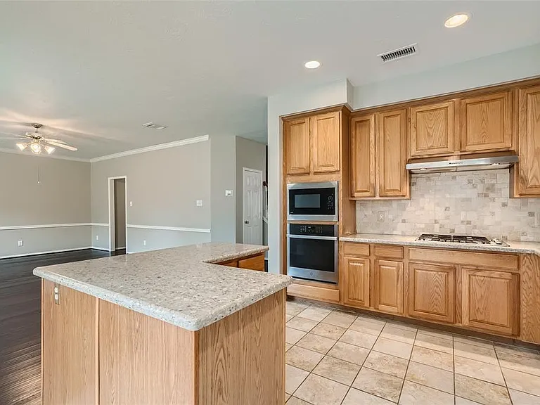 3810 Breaker Ct — Photo 12