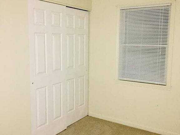 4th image of 495 Glenn St #B