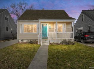 254 Highland Ave, Clawson, MI 48017