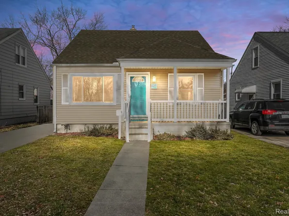 254 Highland Ave, Clawson, MI 48017