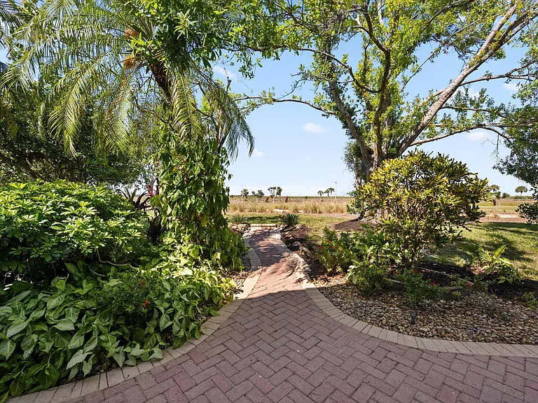 1871 Corsica Dr — Photo 17
