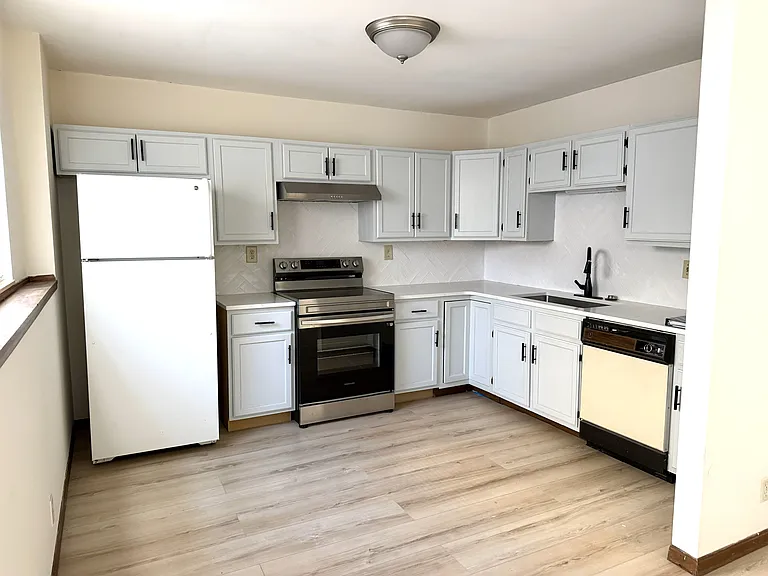 1207 Kearney St #4 — Photo 1