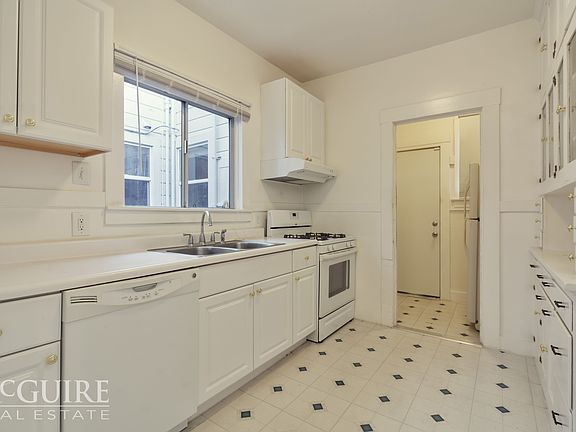 4th image of 909 Broderick St