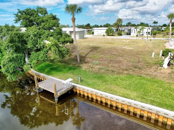 65 King Arthur Dr, Nokomis, FL 34275