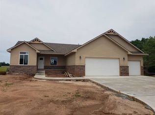 1208 E Red River Dr, Clearwater, KS 67026